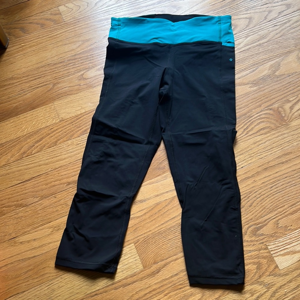 UV blocking Lululemon capris